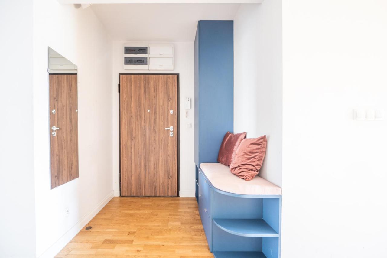 Krucza Apartment ~ Self Check-In 24H ~ Parking And Lift Wrocław Buitenkant foto